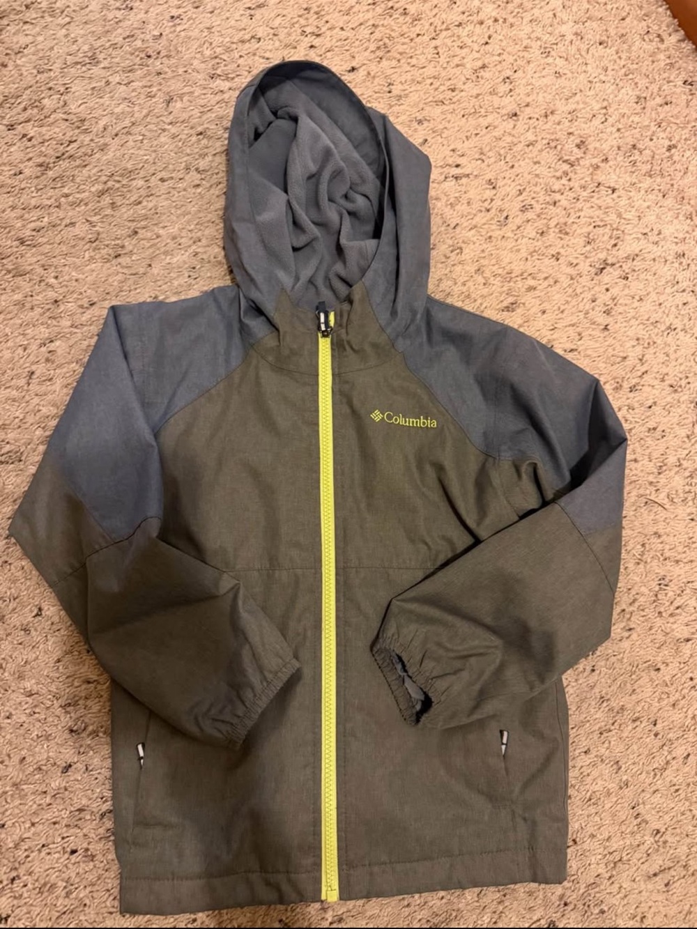 Youth 6/7 Columbia rain jacket